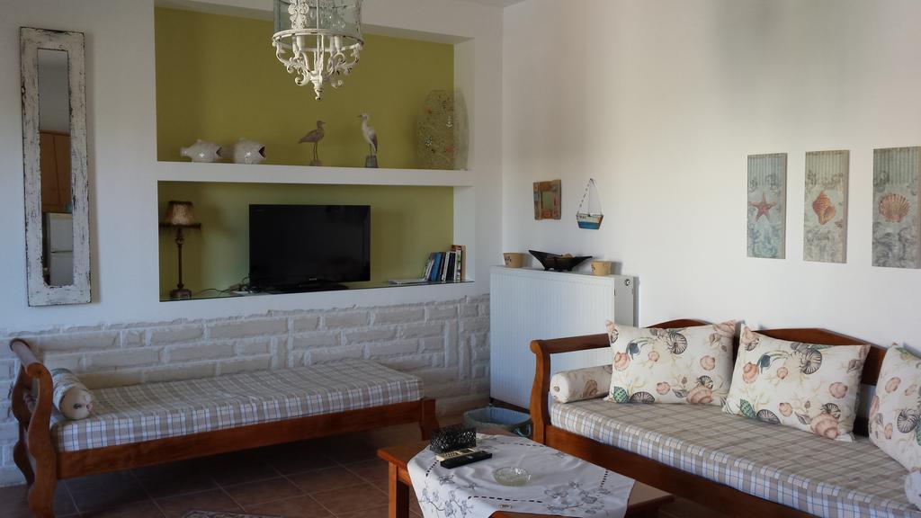 Sirines Apartments Palekastro Bilik gambar